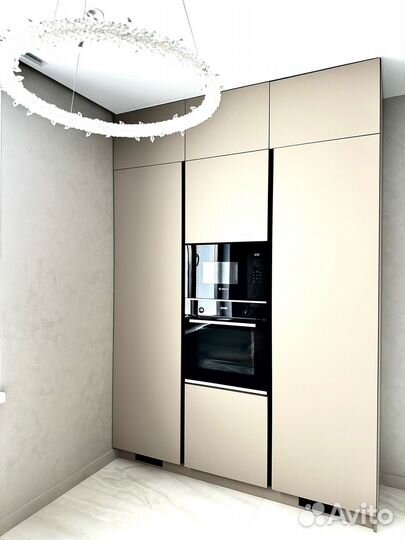 Кухня без ручек Современная кухня