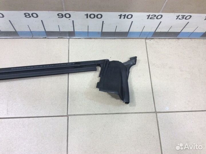 Уплотнитель стекла двери передний правый Bmw