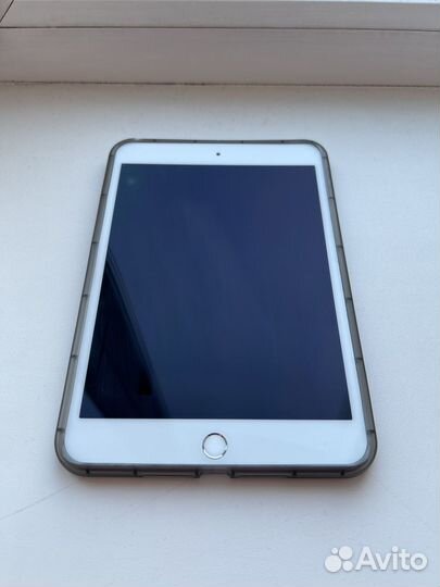 Планшет apple iPad mini 4