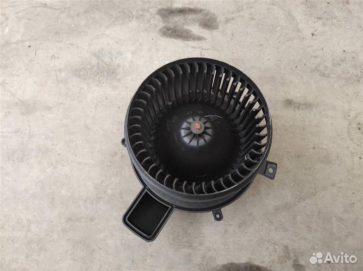 Моторчик вентилятора Jeep Grand Cherokee WK2