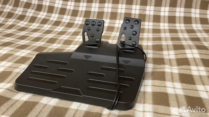 Игровой руль с педалями и ручником