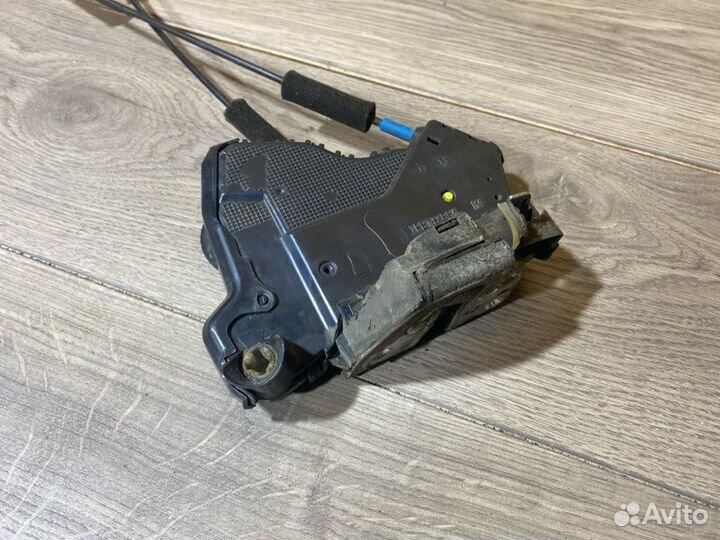 Замок двери передний правый Toyota Camry V40 2.4