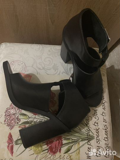 Босоножки Windsor Smith