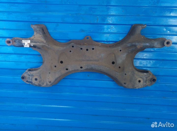 Toyota Corolla Verso (E121) II балка подмоторная