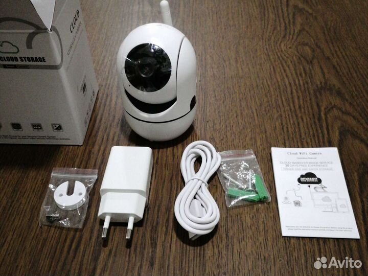 Комнатная поворотная wifi камера