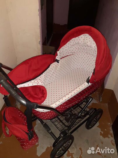 Прогулочная коляска