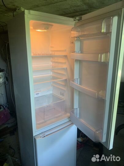 Холодильник веко