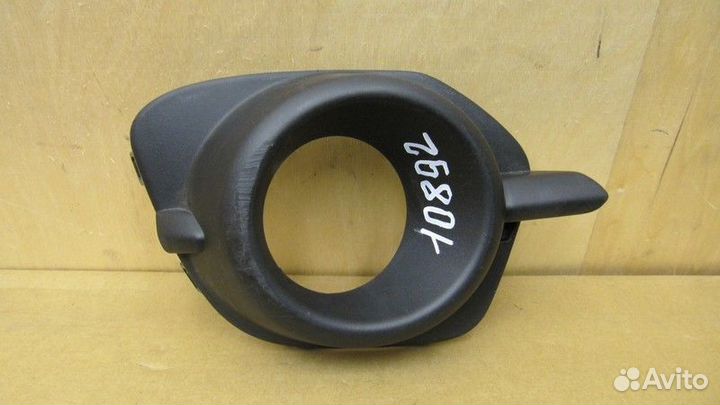 Решётка в бампер правая Mitsubishi Pajero Sport (K