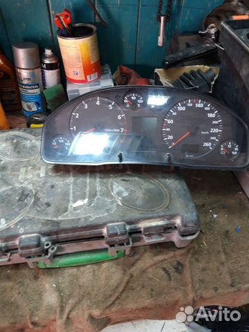 Щиток приборав ауди а4б5 на запчасти 2 шт