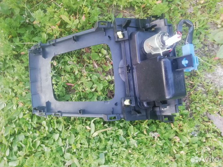 Пепельница передняя тоета королла е150