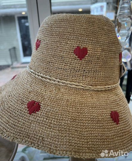 Шляпа из рафии