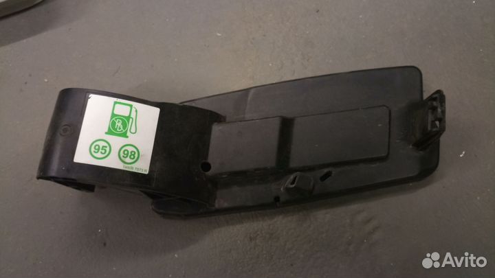 Лючок бензобака arkana