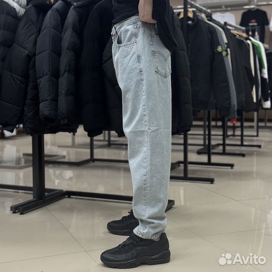 Джинсы Levis