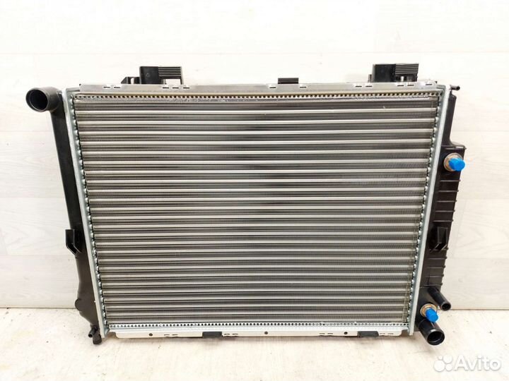 Радиатор охлаждения Mercedes E (W210) 1995-2003
