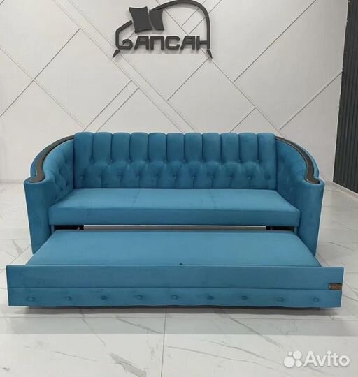 Диван на металлокаркасе