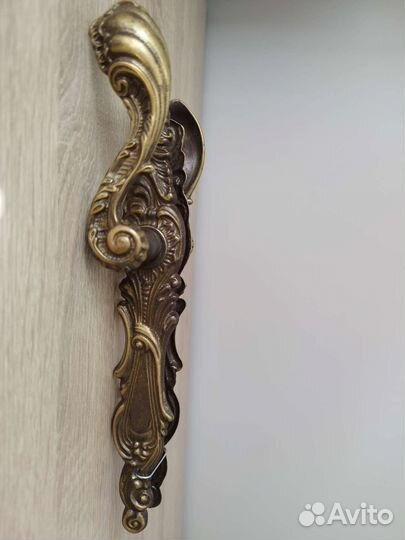 Старинные дверные ручки с накладками