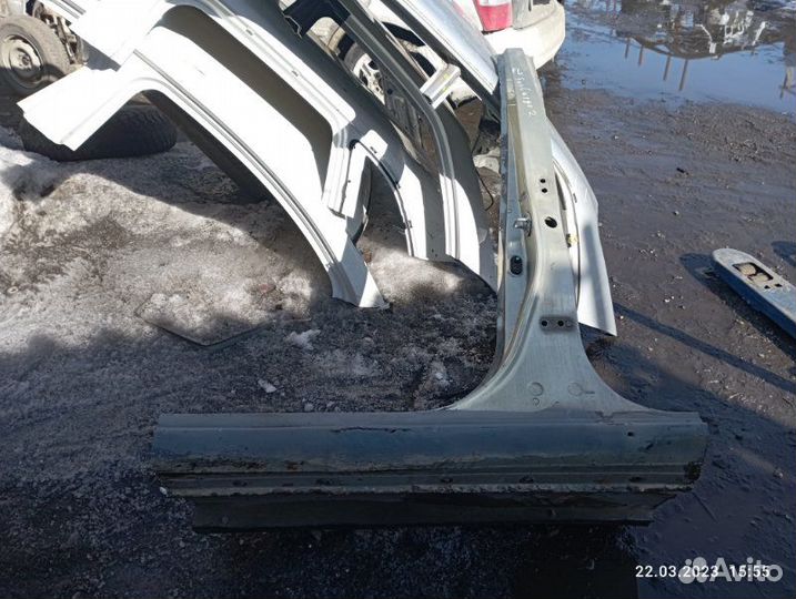 Центральная стойка кузова левая Toyota Funcargo