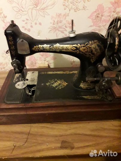 Машинка швейная старинная зингер