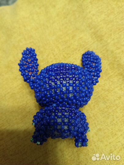 Фигурка из бисера стич