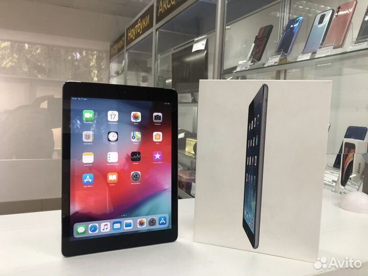 Планшет Apple iPad Air 32Gb Wi-Fi+Cellular MD792RU