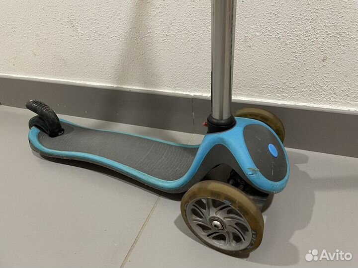 Самокат трехколесный Globber беговел