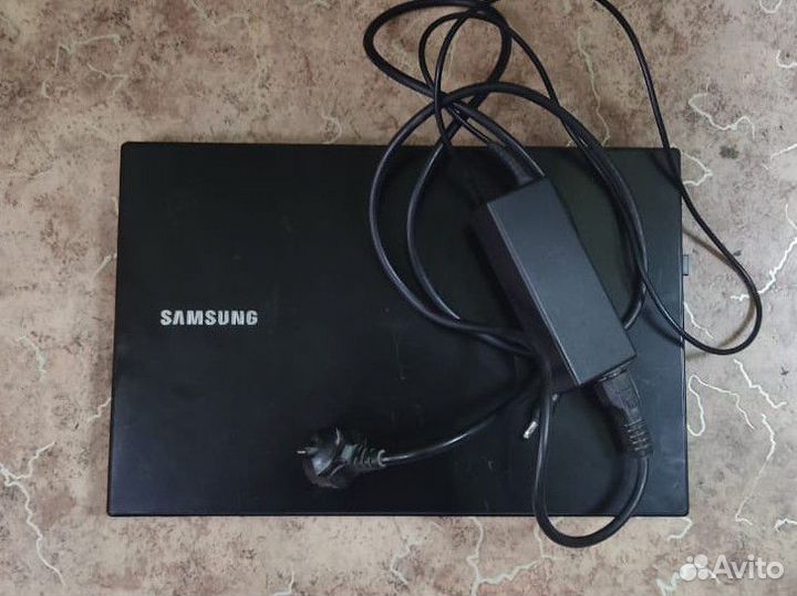 Ноутбук Samsung NP305V5A