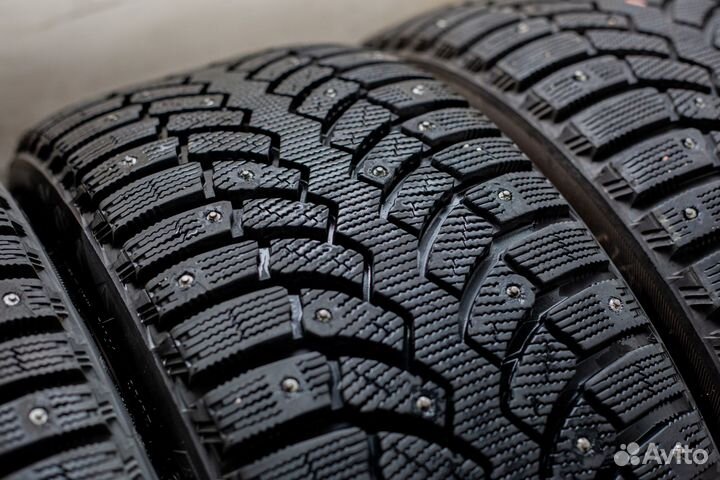 Bridgestone Blizzak Spike-01 225/40 R18 92T