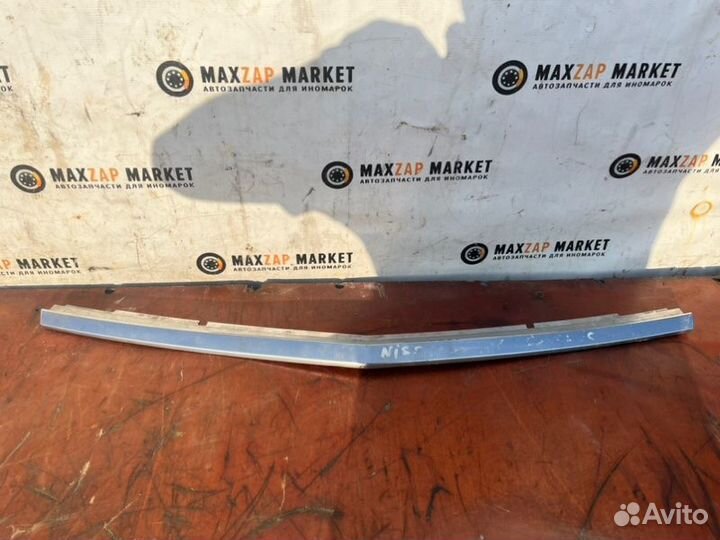 Накладка решетки радиатора Nissan Almera Classic