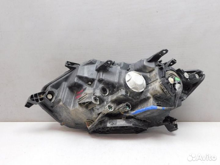 Фара правая Nissan X-Trail