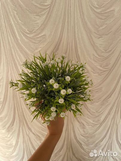 Цветочная композиция белый