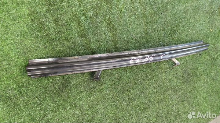 Усилитель бампера передний Ford Explorer 3 4 2004