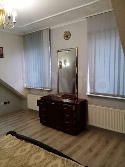 4-к. квартира, 132 м², 4/4 эт.