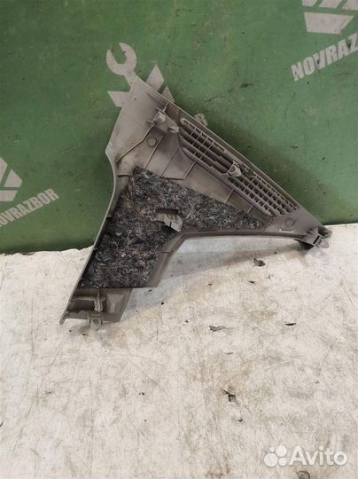 Обшивка стойки Рено Меган 2