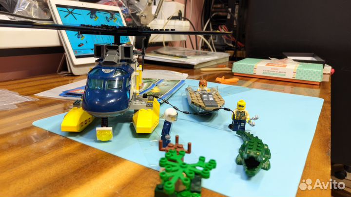 Lego 60067 Helicopter Pursuit