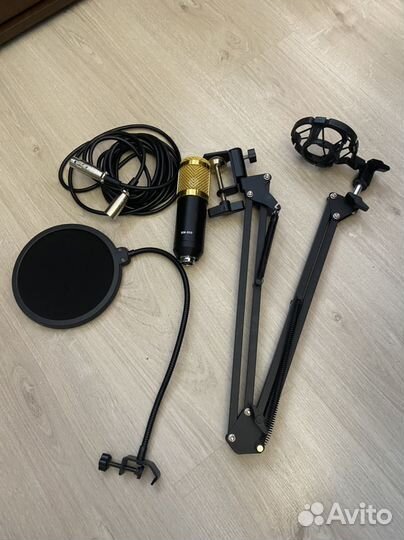 Микрофон конденсаторный BM-800 с комплектом