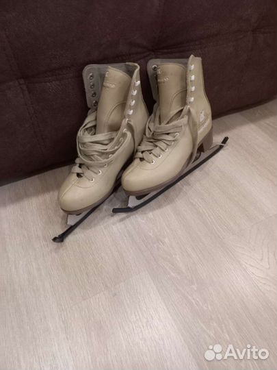 Коньки фигурные 38 размер