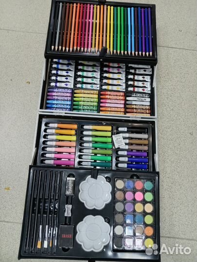 Набор юного художника