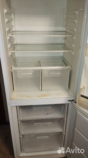 Холодильник Vestel VCB 330 VW