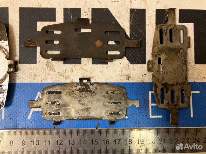 Пластины антискрипные комплект Infiniti