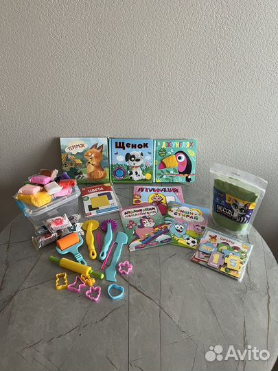 Развивающие книжки и игрушки для малышей