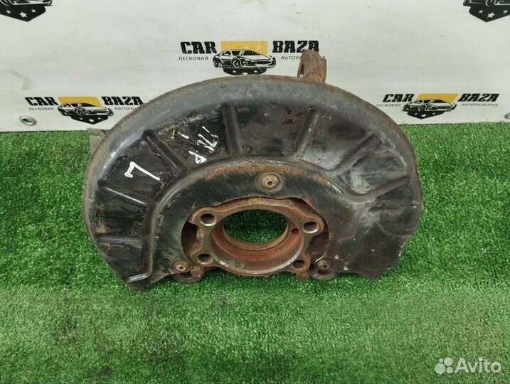 Цапфа передняя левая Volkswagen Golf