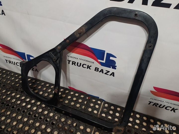 Кронштейн крыла переднего левый