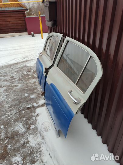 Двери задние Волга 21
