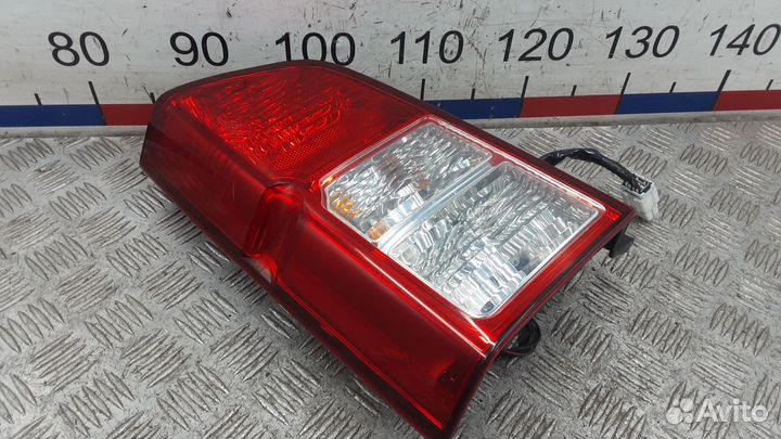 Фонарь Nissan Pathfinder (2004-2009)