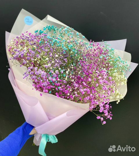 Букет из 11 веточек цветных гипсофил