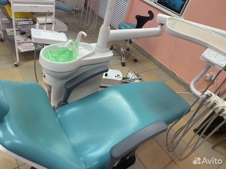 Стоматолгичекое кресло