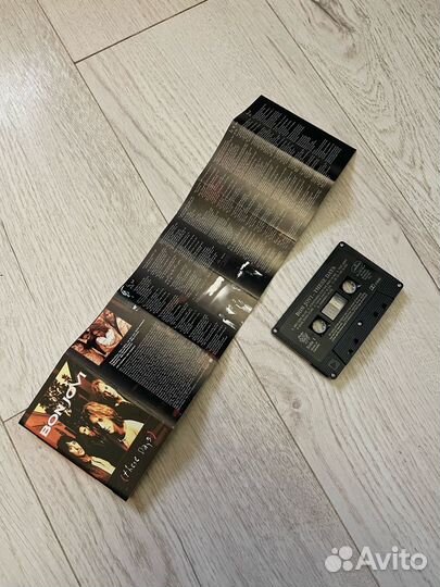 Аудио кассета Bon Jovi Queen винтаж 90-ые