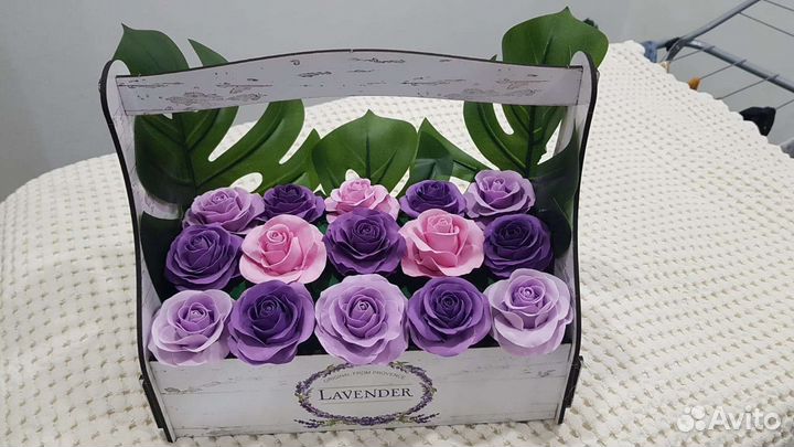 Подарок на любой праздник. Цветочная композиция