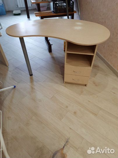 Столик для маникюра бу