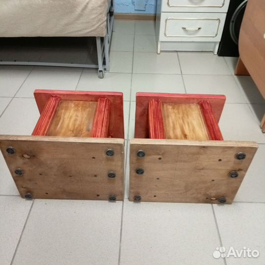 Стойки для акустики